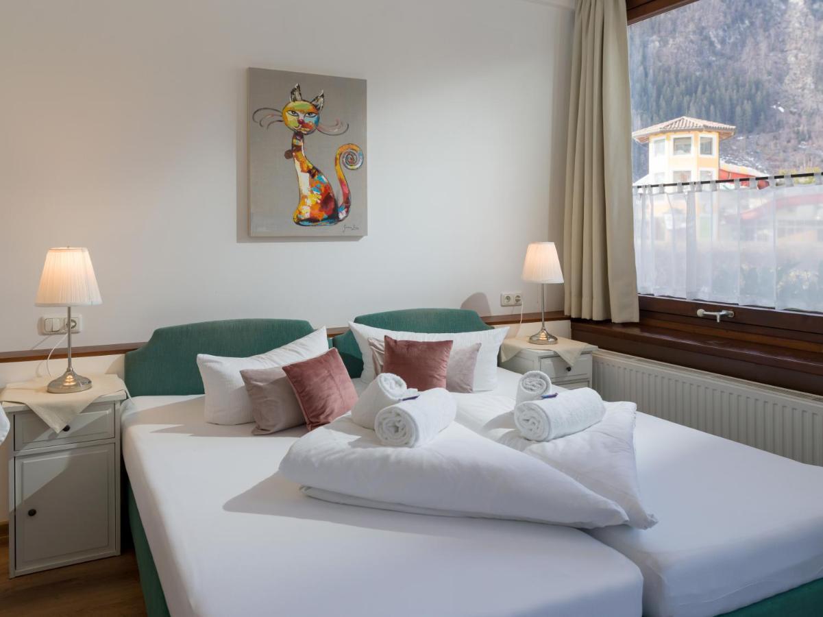 Gasthof Restaurant Waldcafe Mayrhofen Exterior foto